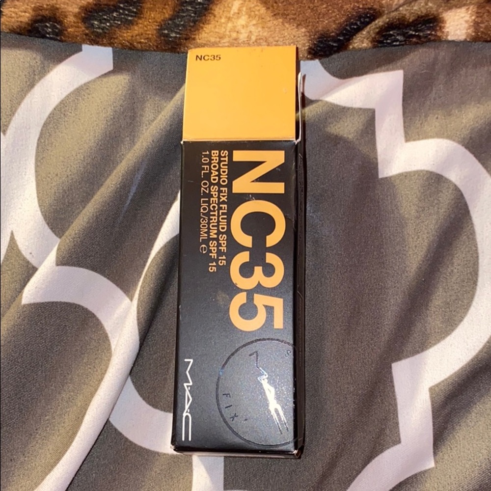 COPY - Mac studio fix fluid foundation NC35